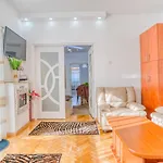 Suvenir Chic - Fusion Of Modern Elegance & Harmony Apartamento *