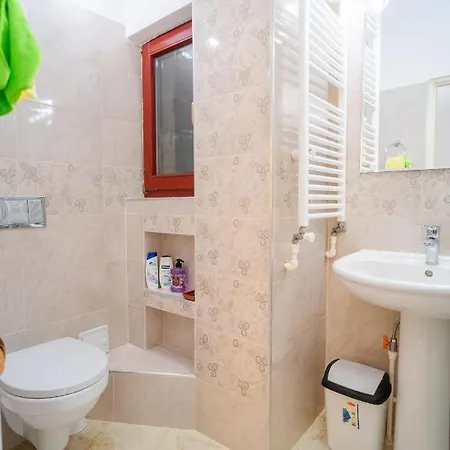 Suvenir Chic - Fusion Of Modern Elegance & Harmony Bukarest