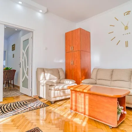 Apartmán Suvenir Chic - Fusion Of Modern Elegance & Harmony *