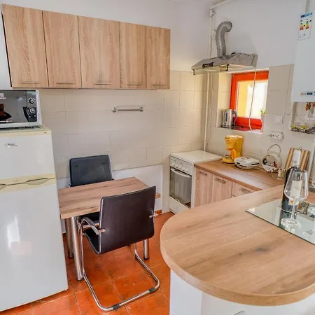 Suvenir Chic - Fusion Of Modern Elegance & Harmony Apartment *