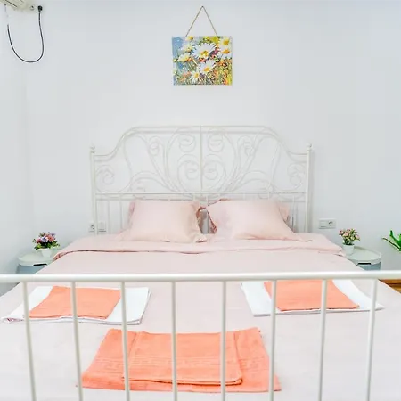 Suvenir Chic - Fusion Of Modern Elegance & Harmony Bukarest