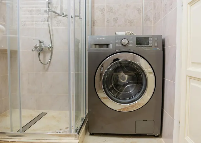 Suvenir Chic - Fusion Of Modern Elegance & Harmony Daire *