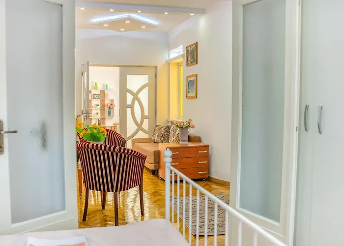 Suvenir Chic - Fusion Of Modern Elegance & Harmony * Bükreş