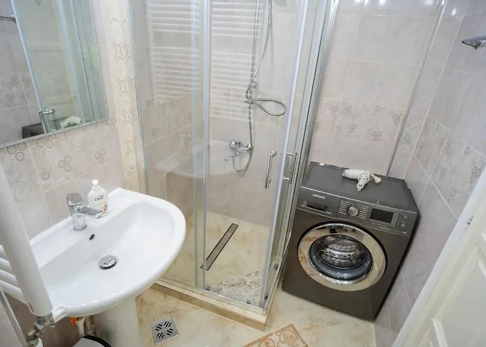 Suvenir Chic - Fusion Of Modern Elegance & Harmony