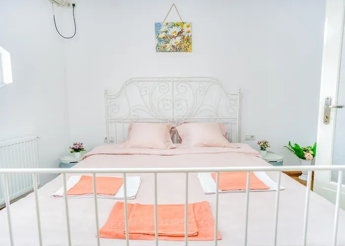 Suvenir Chic - Fusion Of Modern Elegance & Harmony Bucharest