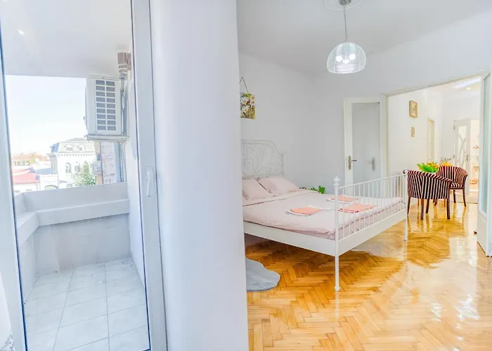 Suvenir Chic - Fusion Of Modern Elegance & Harmony *